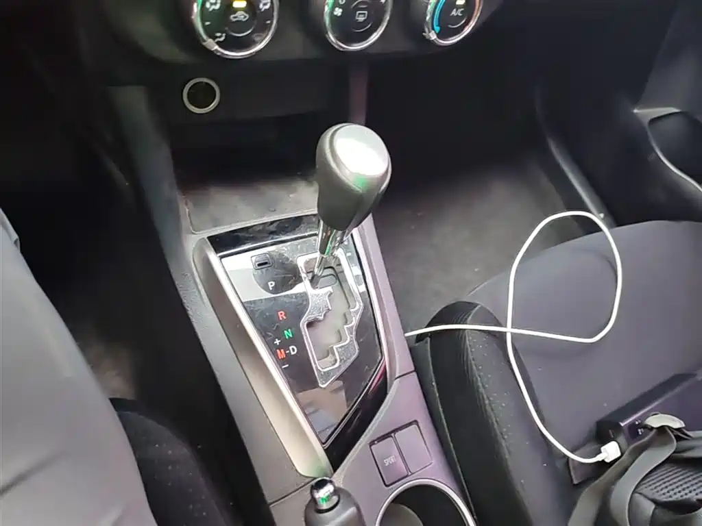 Toyota Levin 2015 — фото 14
