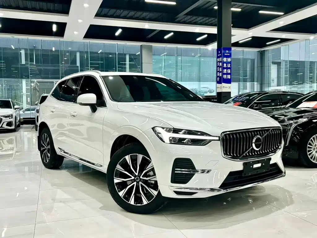 Volvo XC60 2024 — фото 3