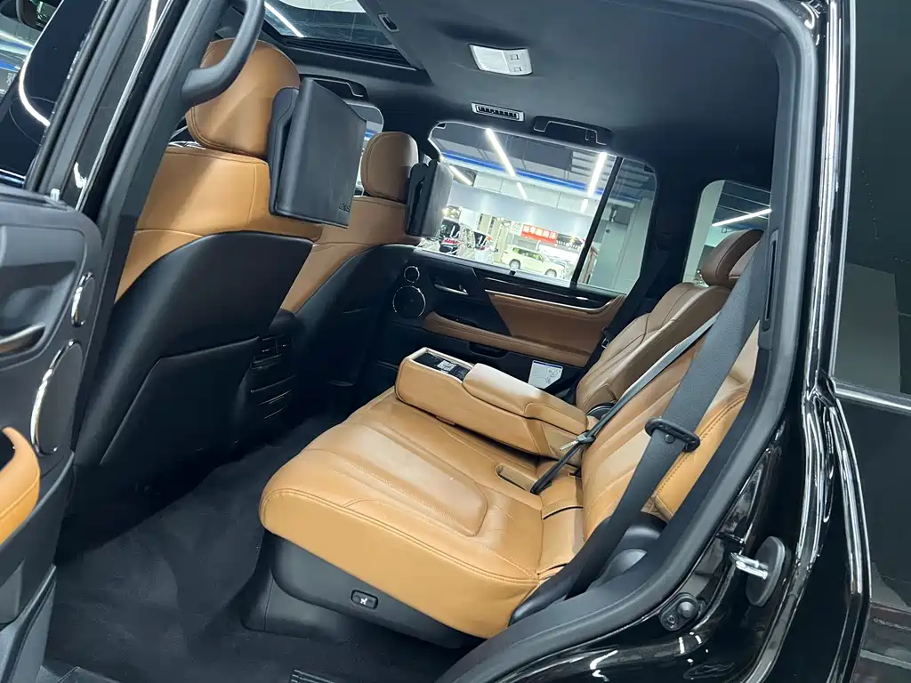 Lexus LX 2022 — фото 10