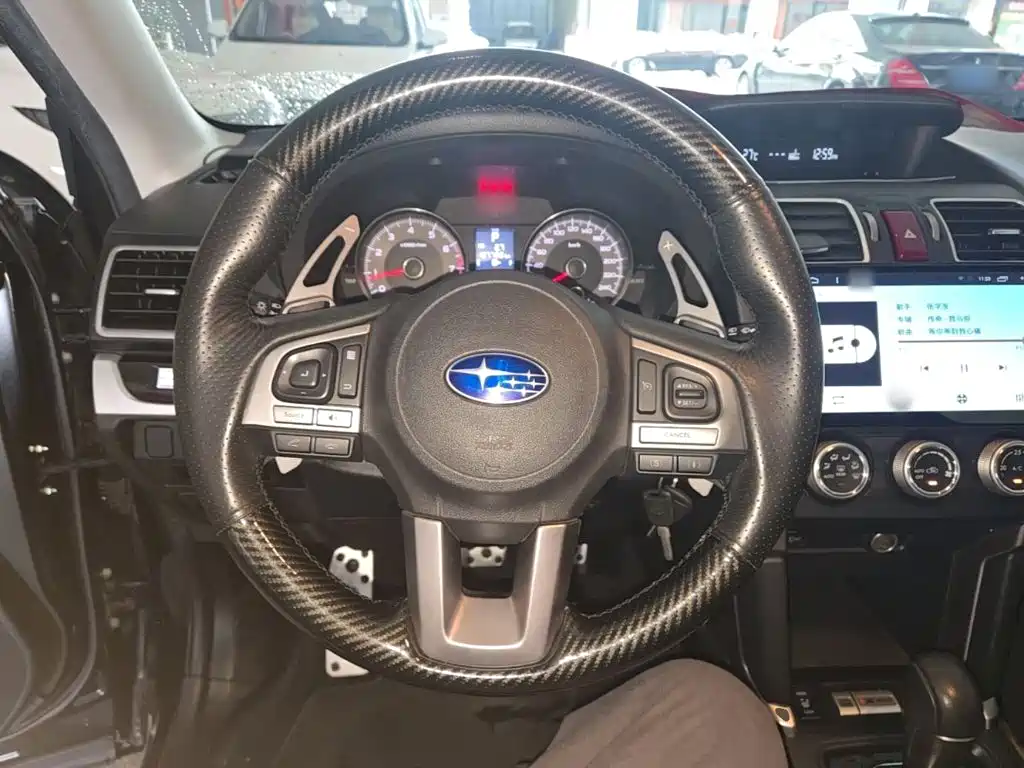 Subaru Forester 2017 — фото 11