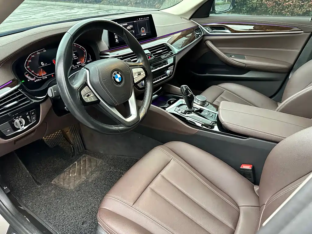 BMW 5 Series 2020 — фото 9