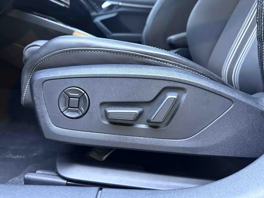Audi A3 2023 — фото 18