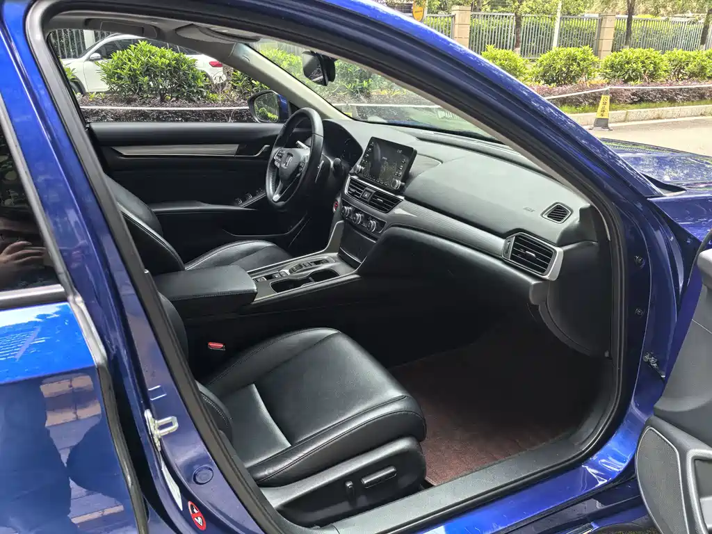 Honda Accord 2019 — фото 19
