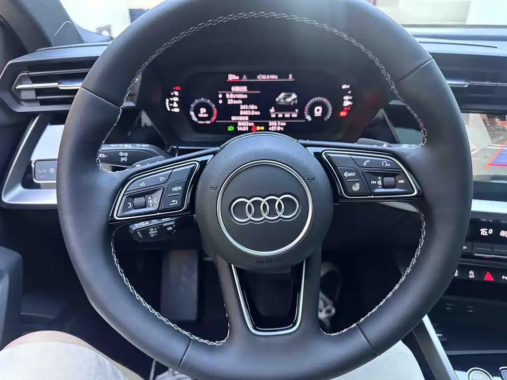 Audi A3 2023 — фото 12