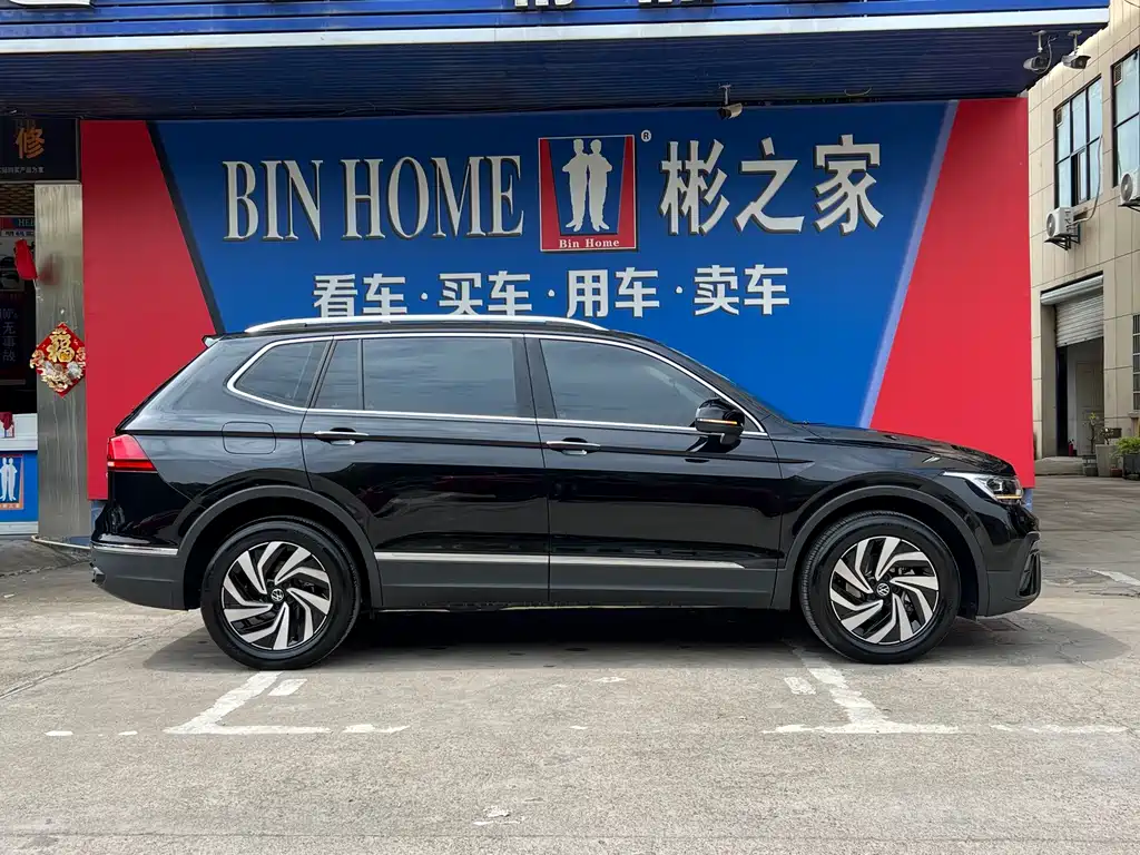 Volkswagen Tiguan L 2025 — фото 21