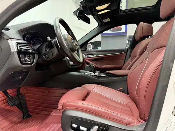 BMW 5 Series 2021