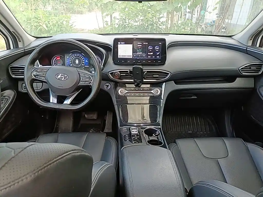 Hyundai Santa Fe 2020 — фото 10