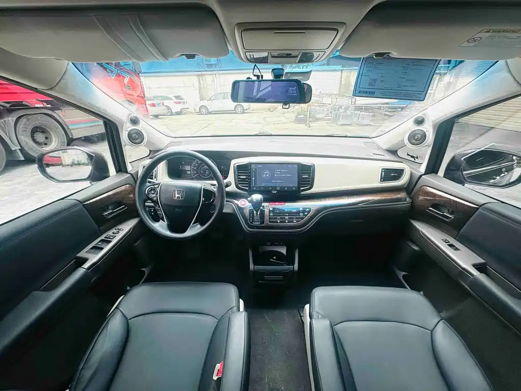 Honda Odyssey 2016 — фото 14