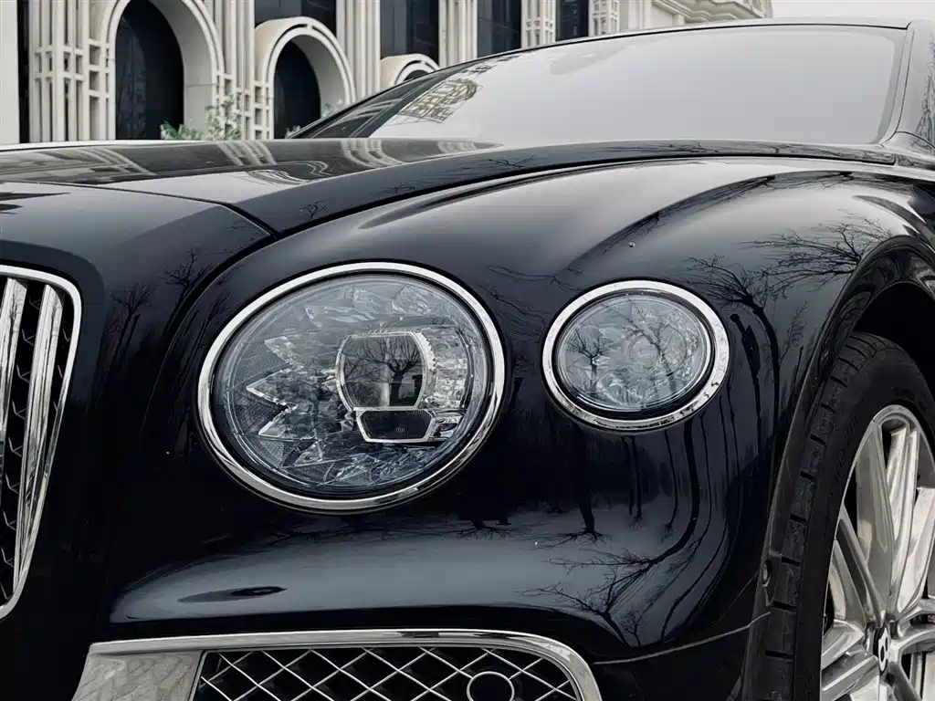 Bentley Flying Spur 2022 — фото 7