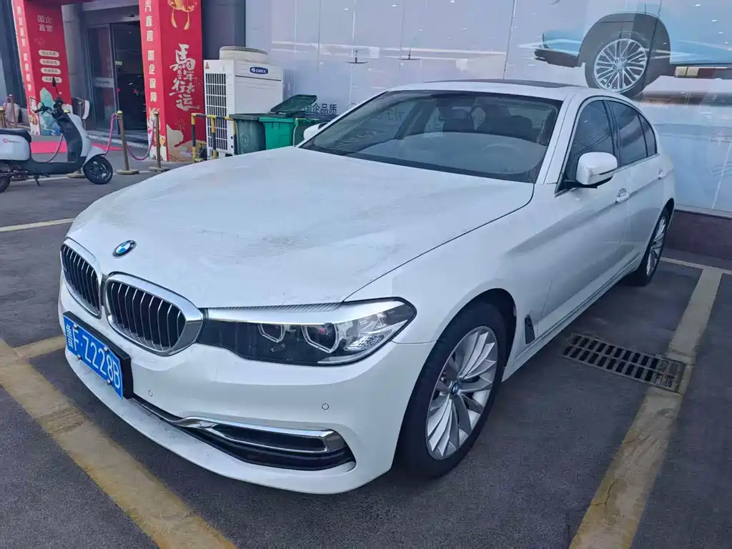 BMW 5 Series 2019 — фото 1