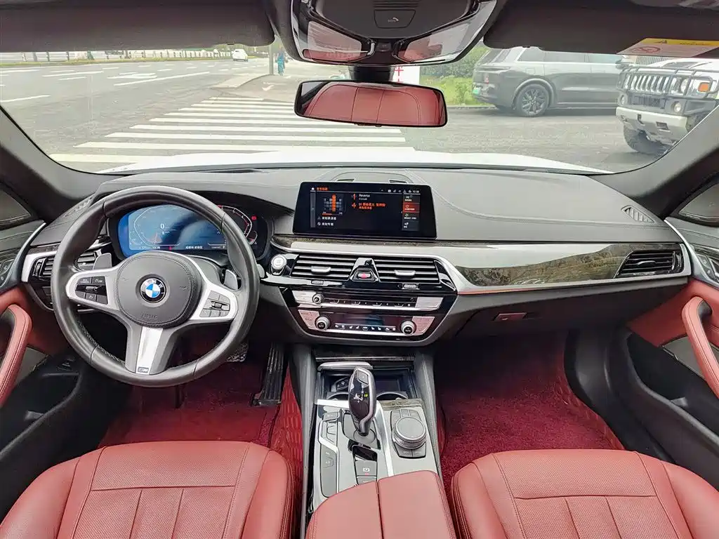 BMW 5 Series 2020 — фото 10