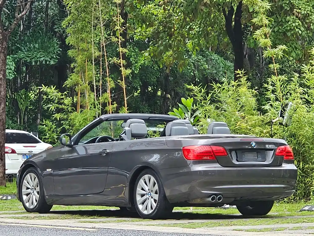 BMW 3 Series 2011 — фото 8