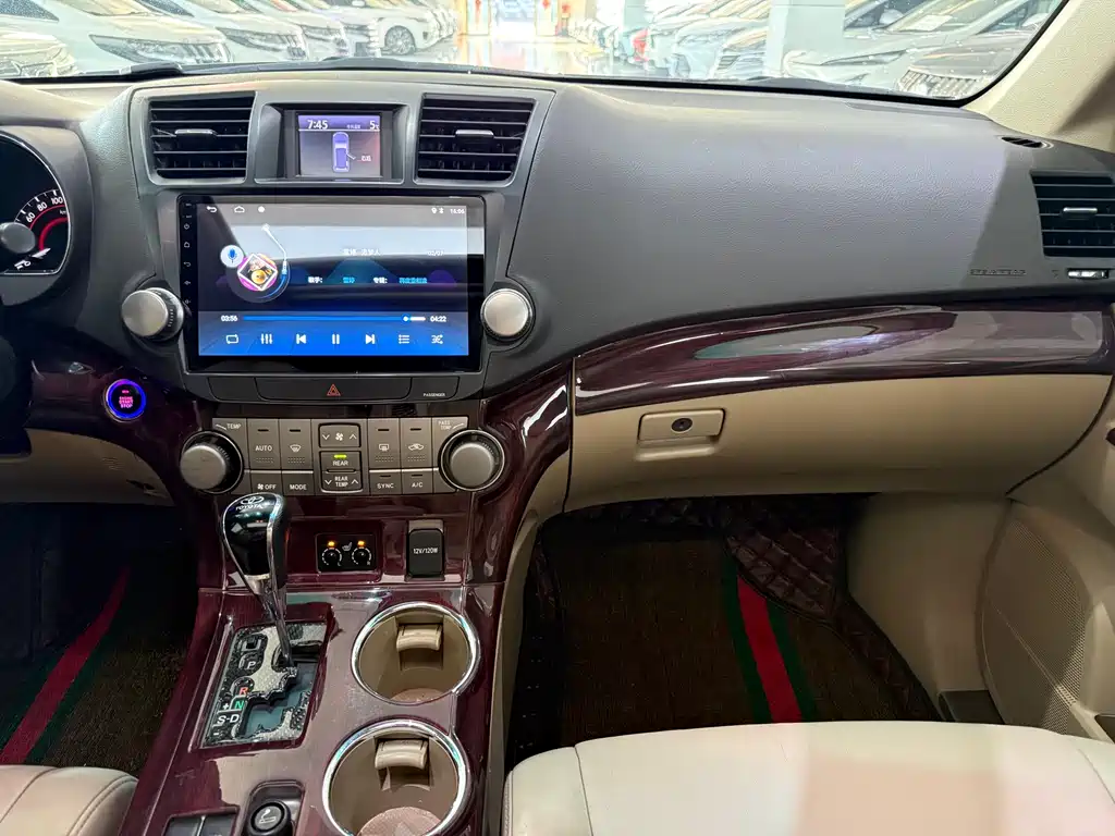Toyota Highlander 2011 — фото 14