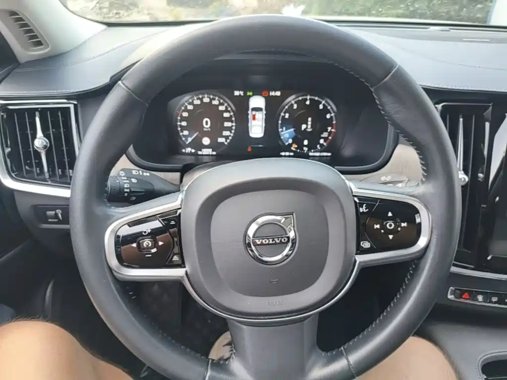 Volvo S90 2021 — фото 11