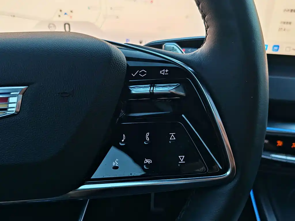 Cadillac XT5 2025 — фото 29