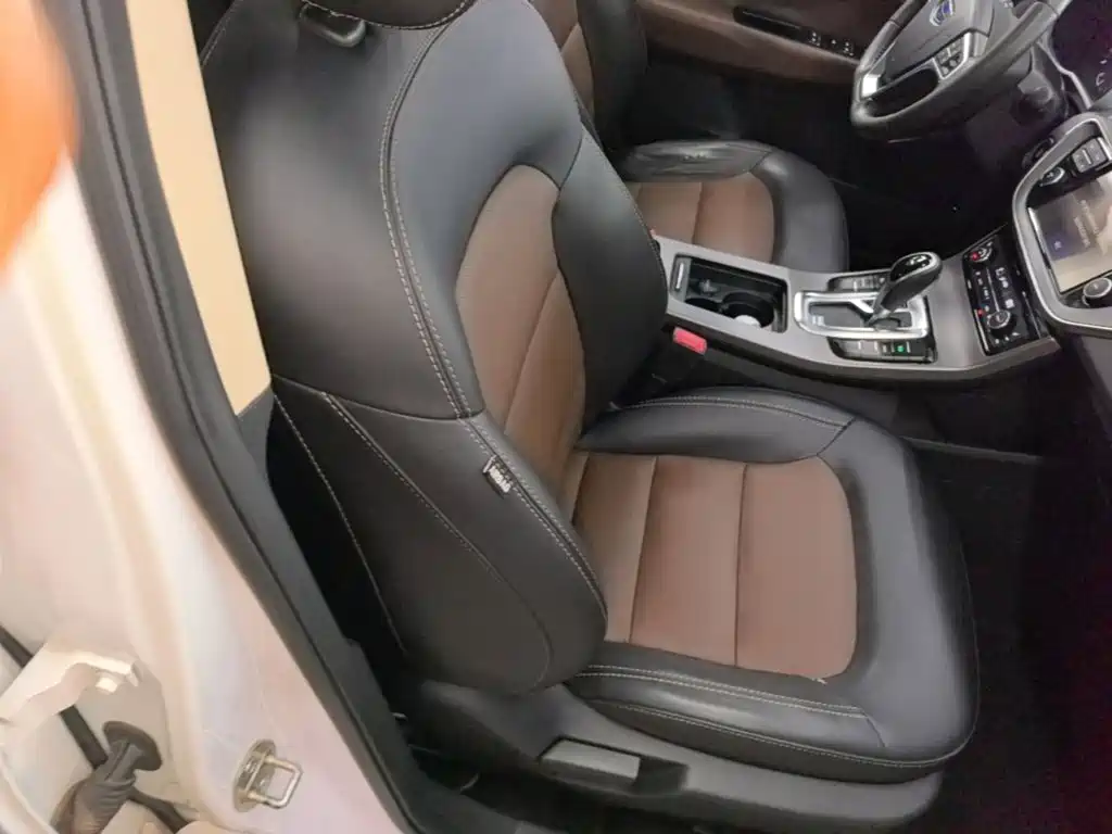 Geely Emgrand GS 2016 — фото 25