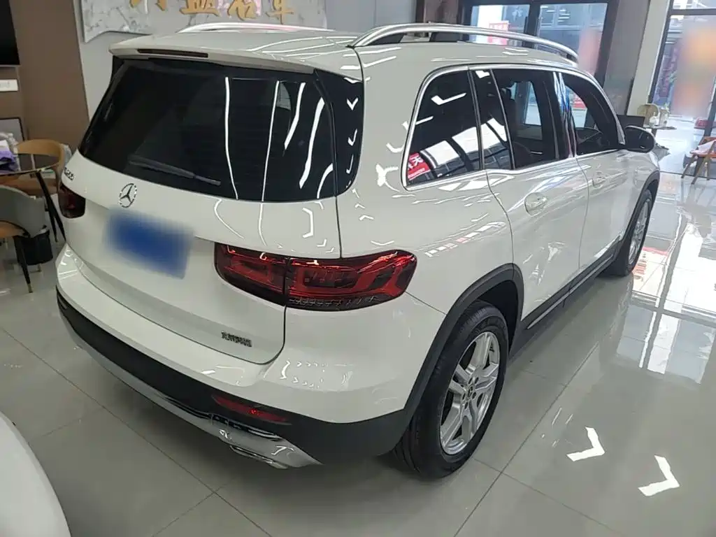 Mercedes-Benz GLB 2023