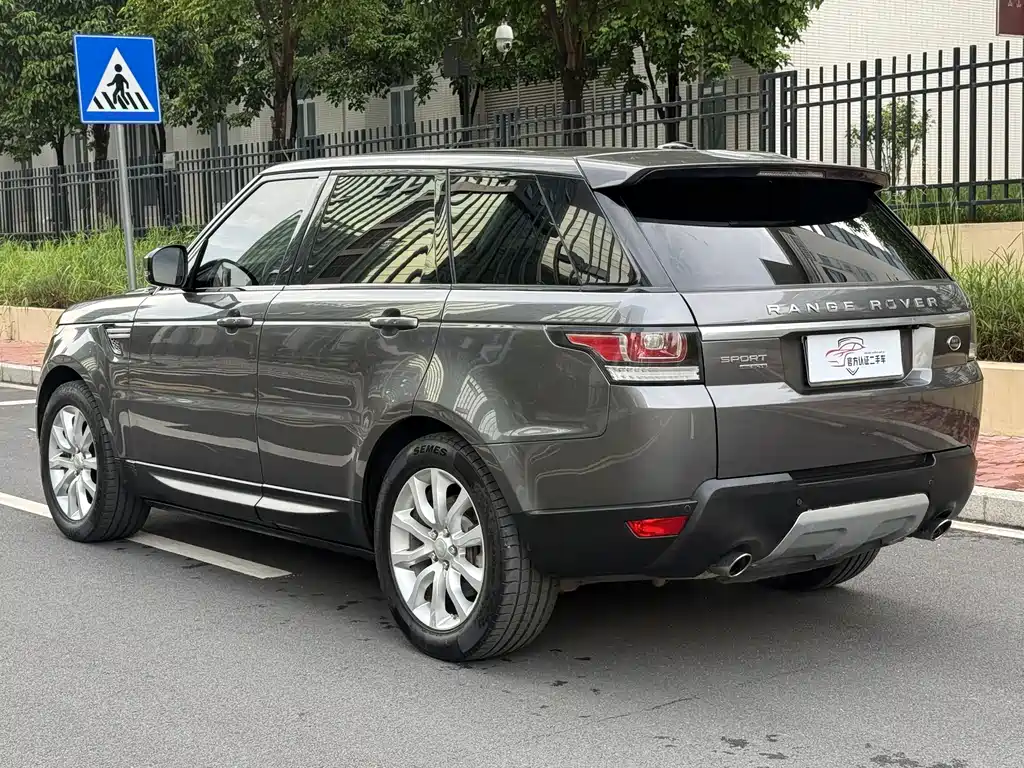 Land Rover Range Rover Sport 2016 — фото 17