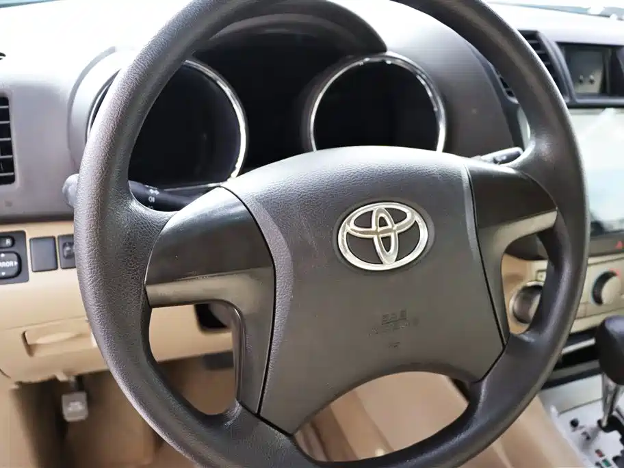 Toyota Highlander 2011 — фото 14