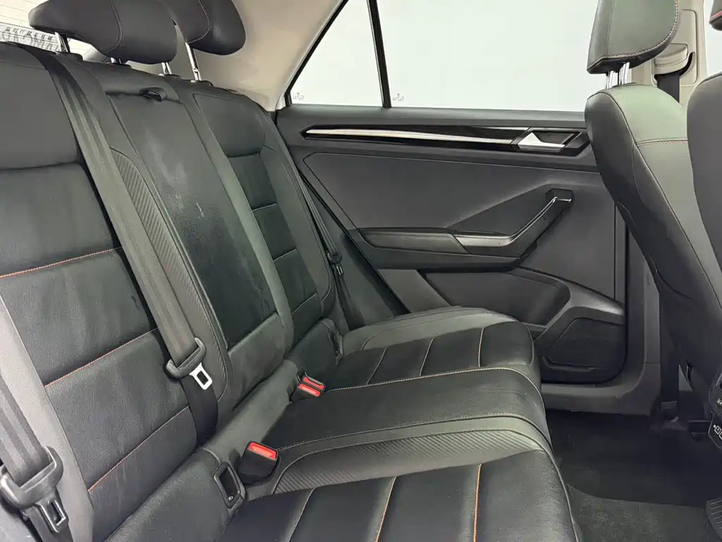 Volkswagen T-Roc 2022 — фото 13