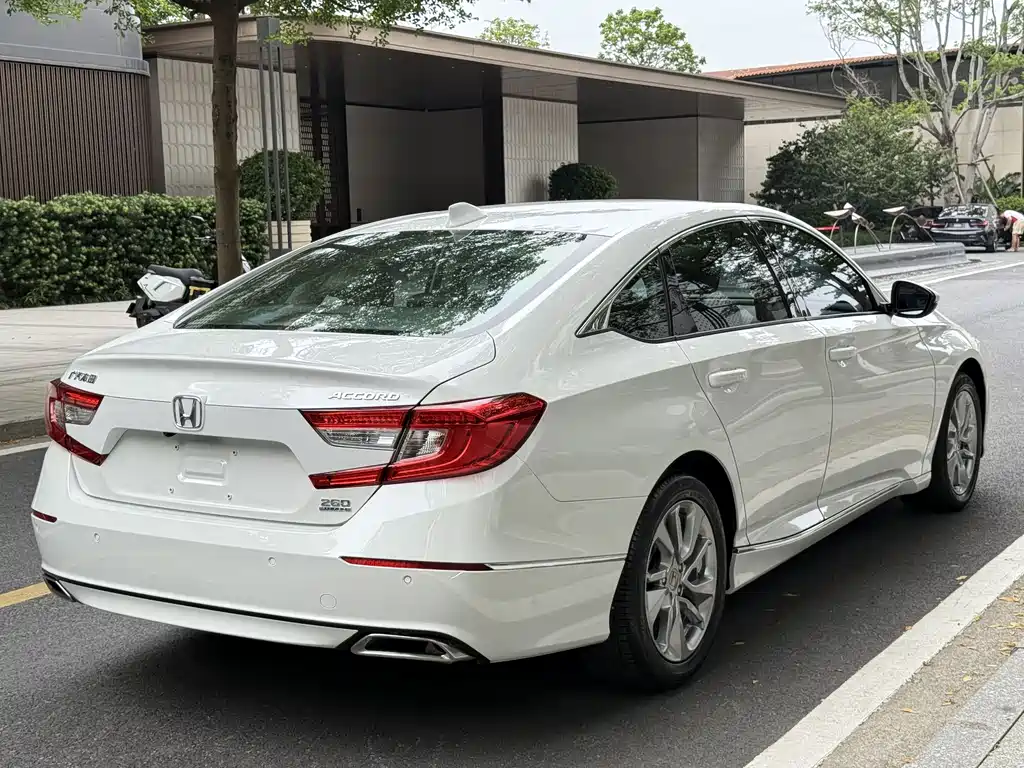 Honda Accord 2021 — фото 10