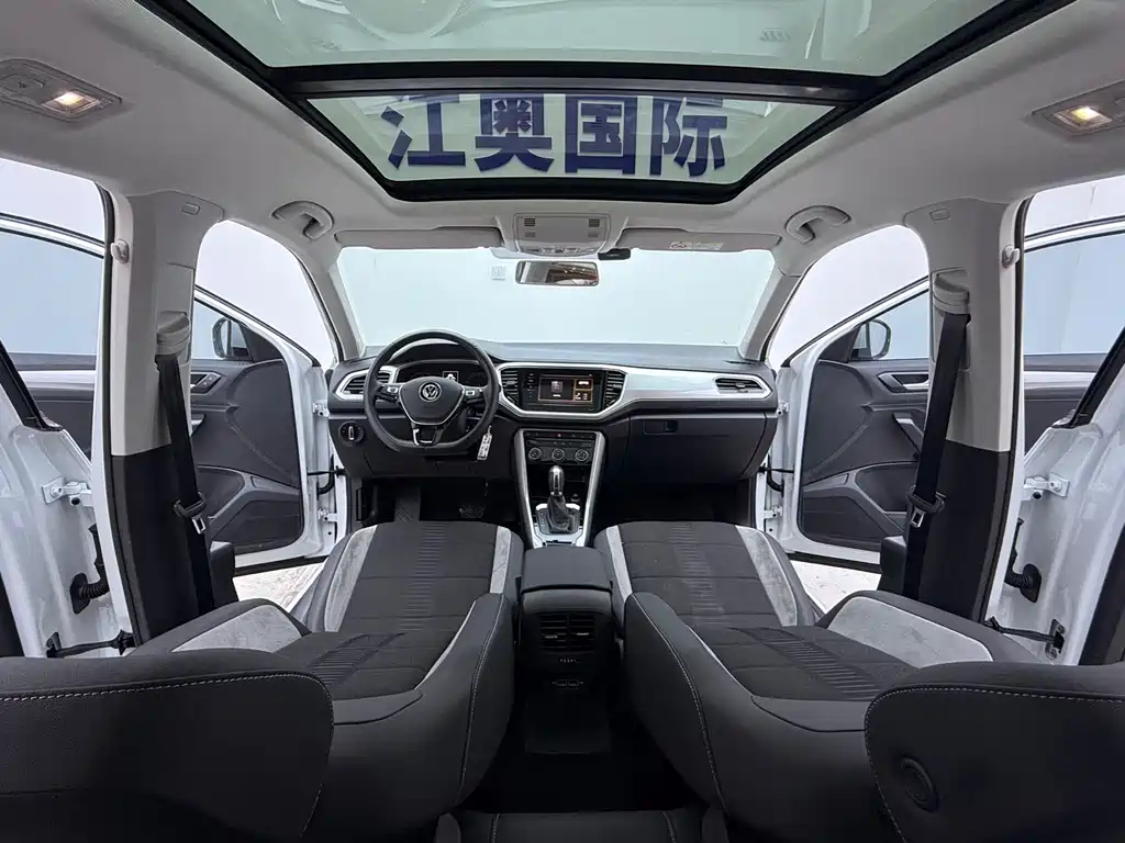 Volkswagen T-Roc 2023 — фото 15