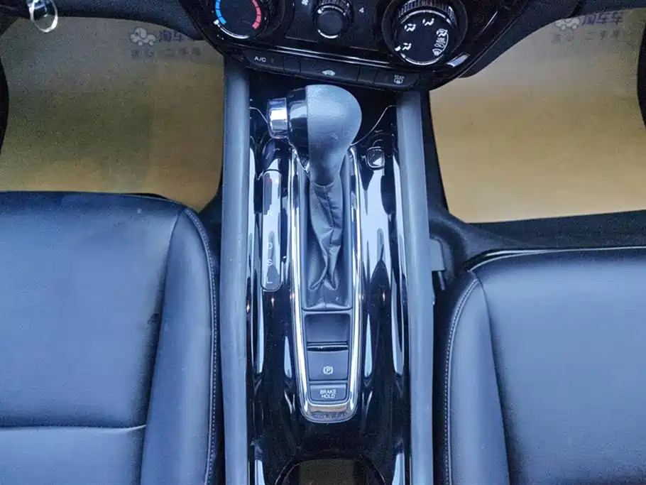 Honda Vezel 2022 — фото 16