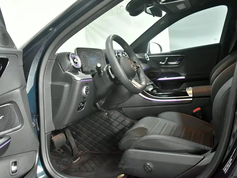 Mercedes-Benz C-Class 2023 — фото 8