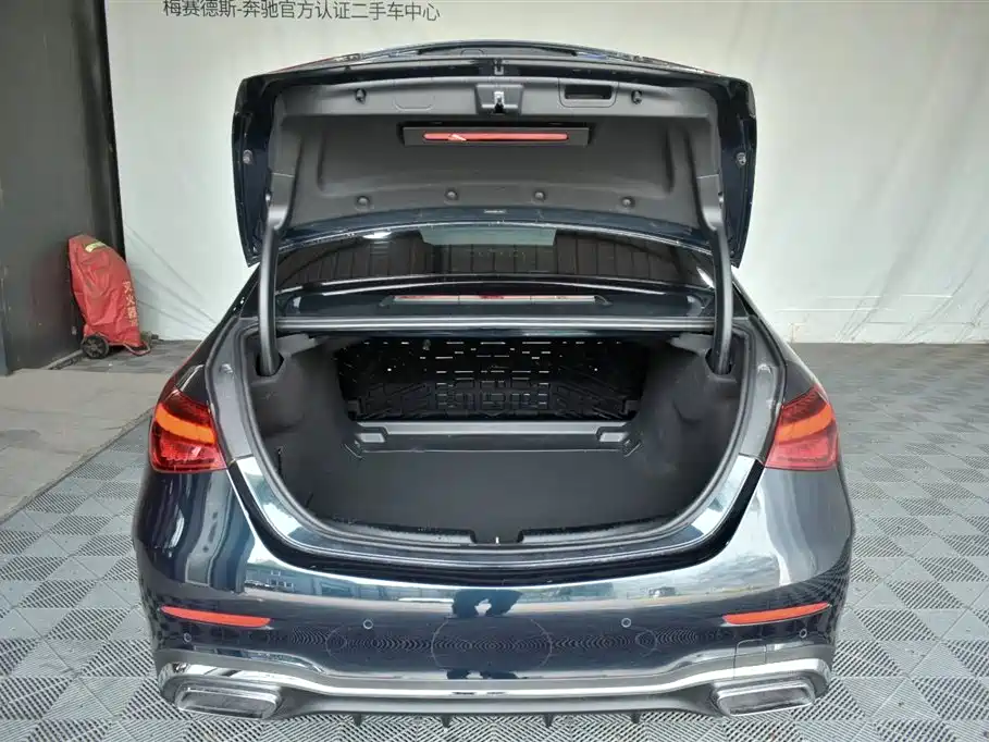 Mercedes-Benz C-Class 2023 — фото 13