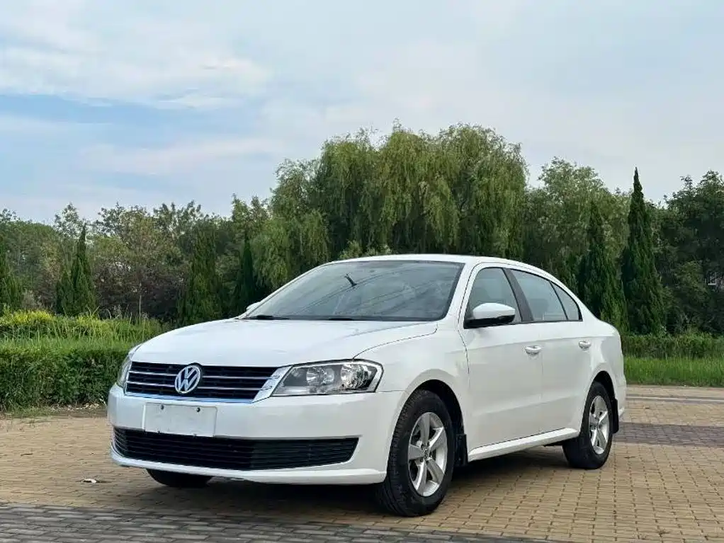 Volkswagen Lavida 2015 — фото 1