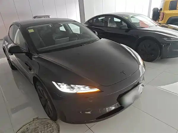 Tesla Model 3 2025