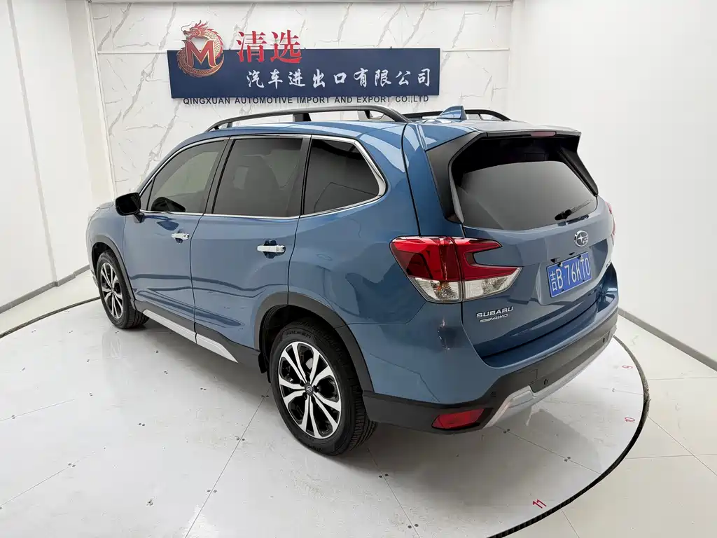 Subaru Forester 2022 — фото 4