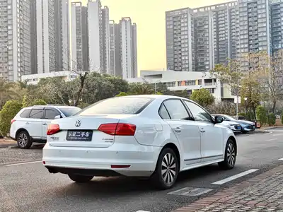Volkswagen Sagitar 2016