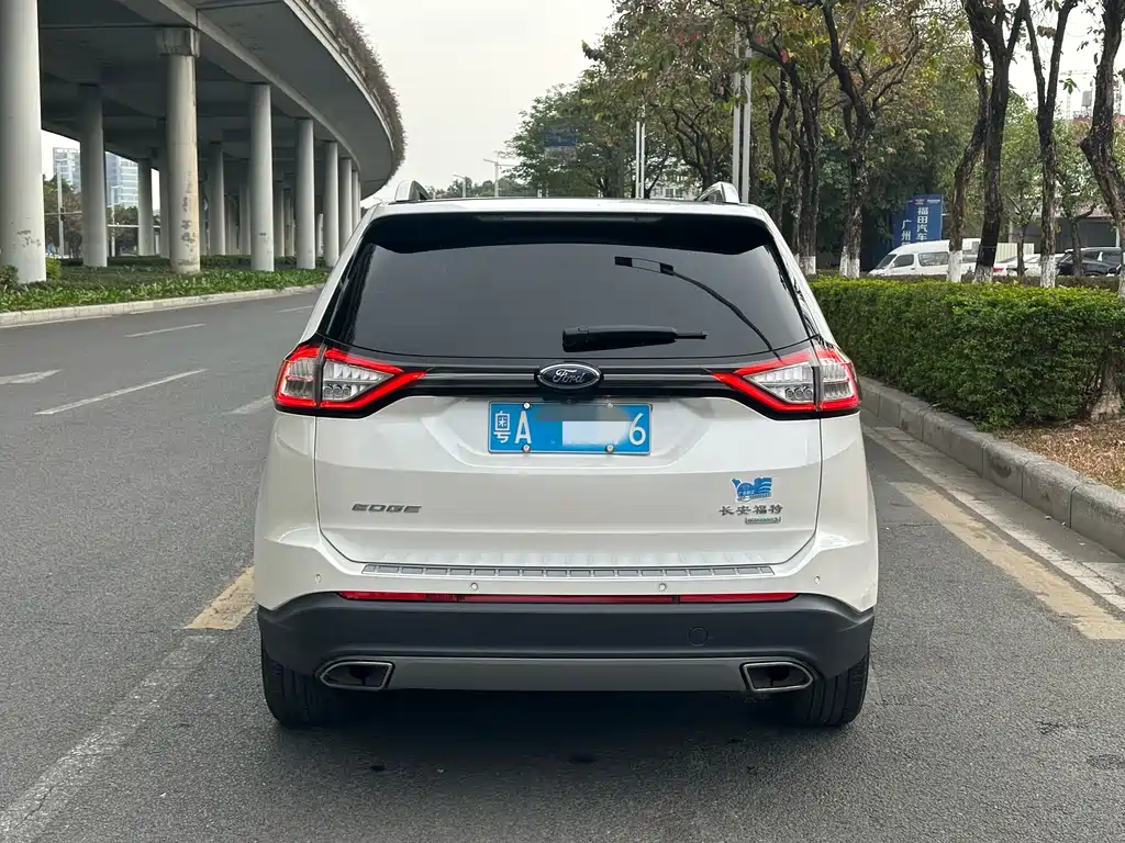 Ford Edge 2015 — фото 14