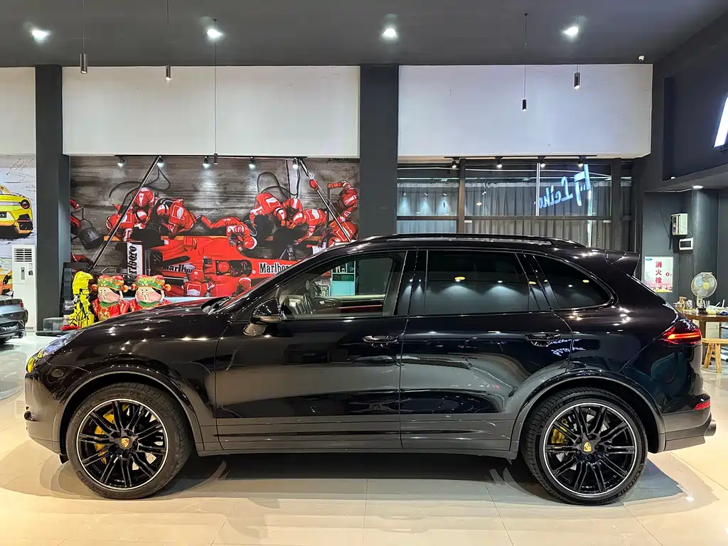 Porsche Cayenne 2015 — фото 4