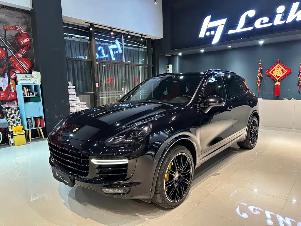 Porsche Cayenne 2015 — фото 1