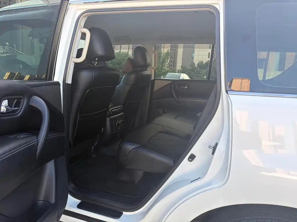 Nissan Patrol 2018 — фото 10