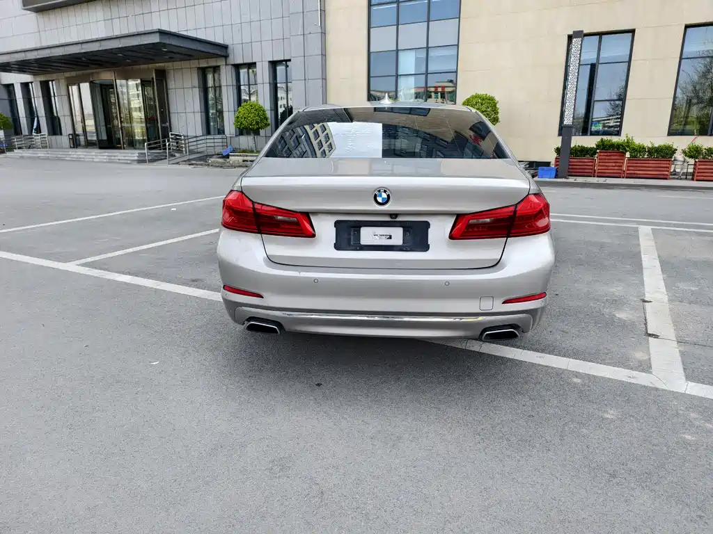 BMW 5 Series 2019 — фото 4