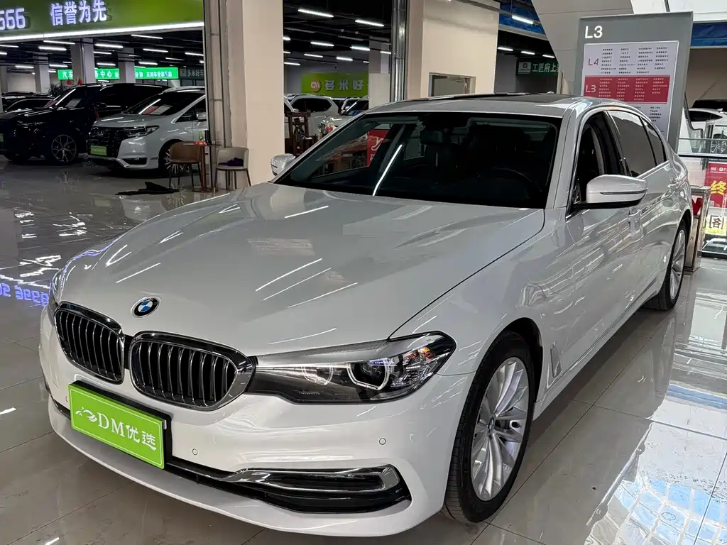 BMW 5 Series 2019 — фото 3