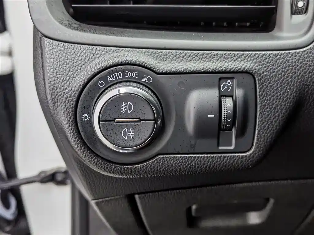 Buick Envision Plus 2017 — фото 21
