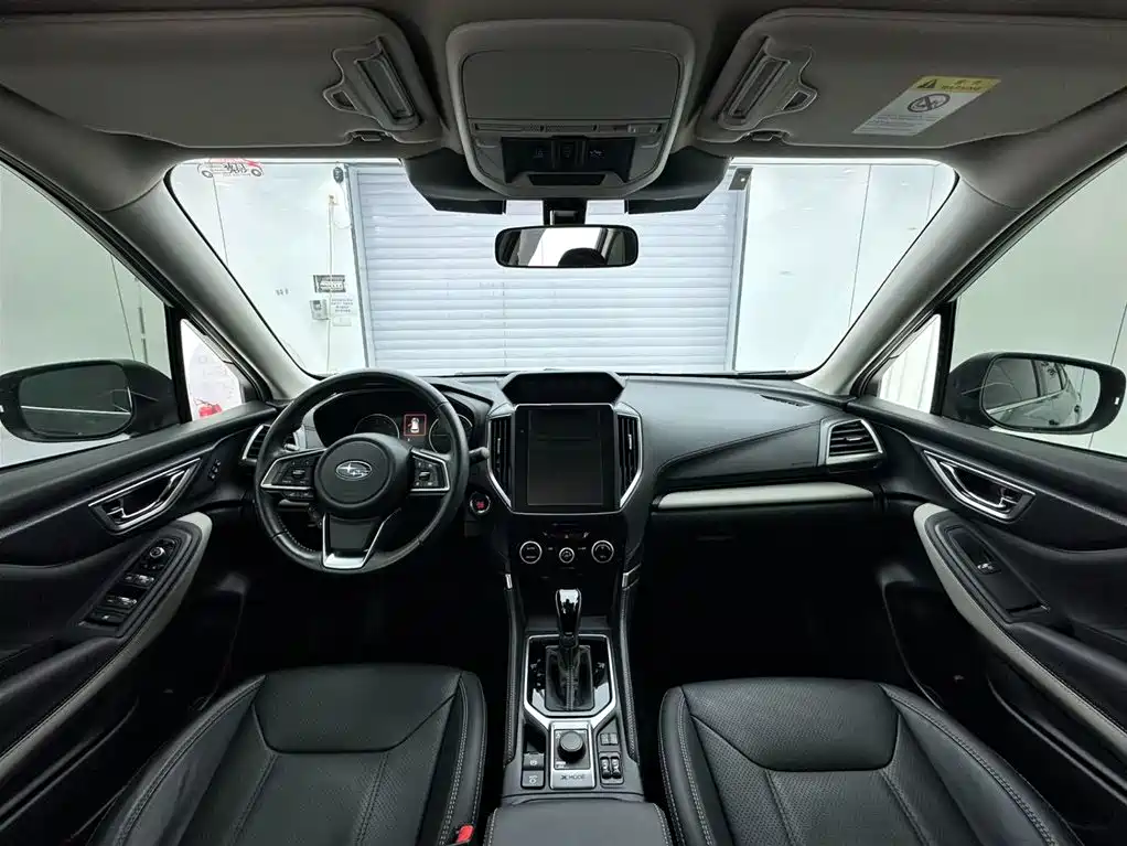 Subaru Forester 2022 — фото 22