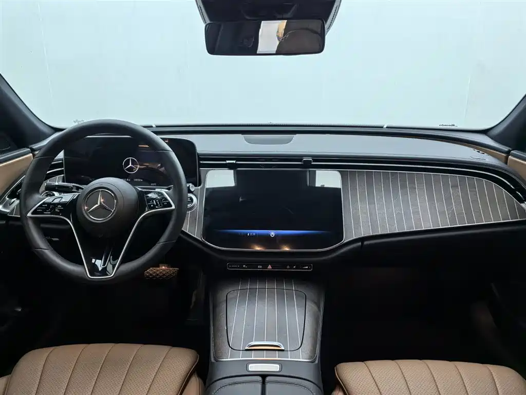Mercedes-Benz E-Class 2025 — фото 11