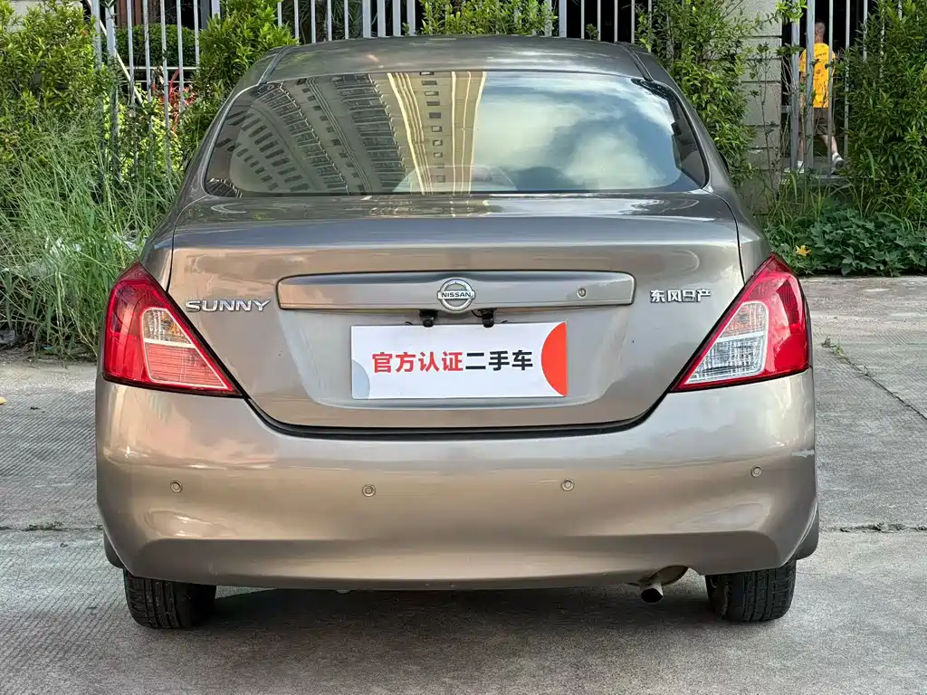Nissan Sunny 2012 — фото 8