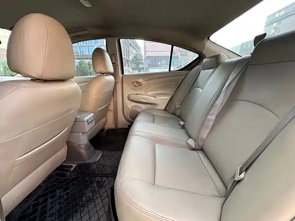 Nissan Sunny 2011