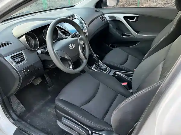 Hyundai Elantra Langdong 2017