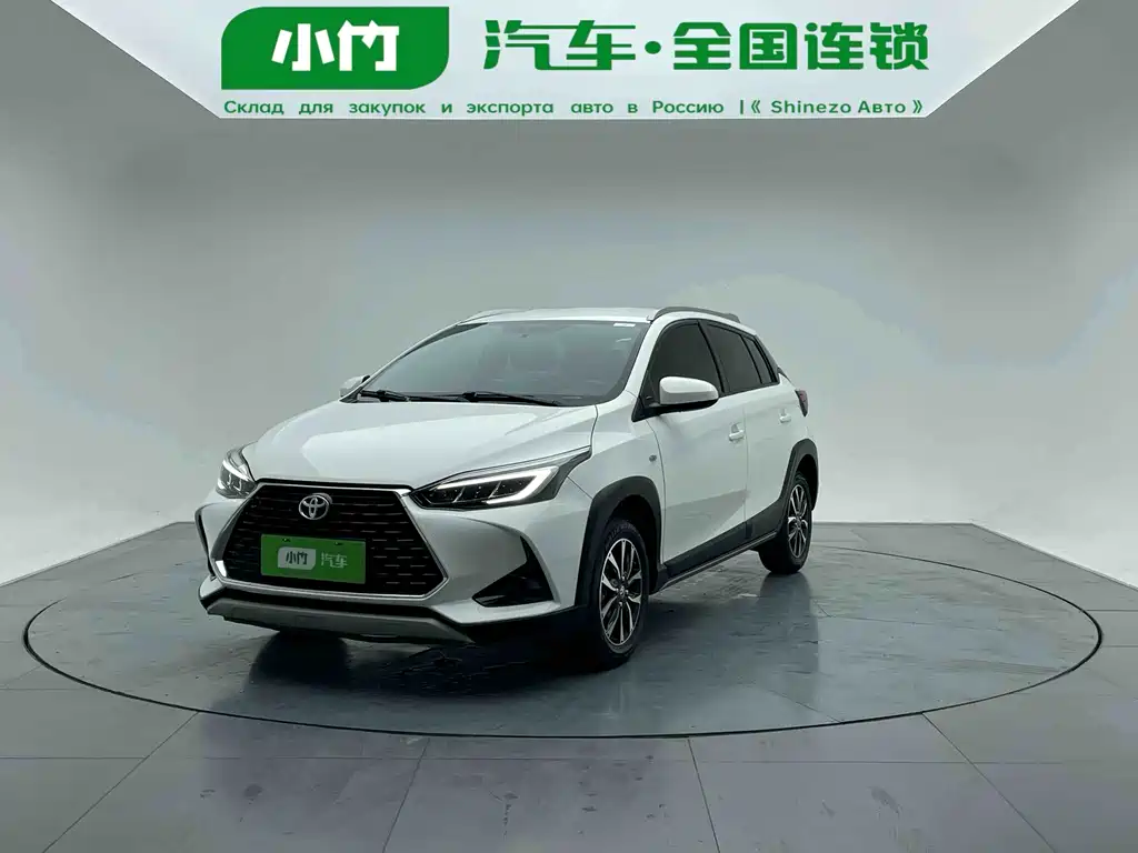 Toyota Yaris L 2022 — фото 1