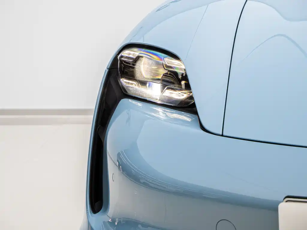 Porsche Taycan 2019 — фото 13