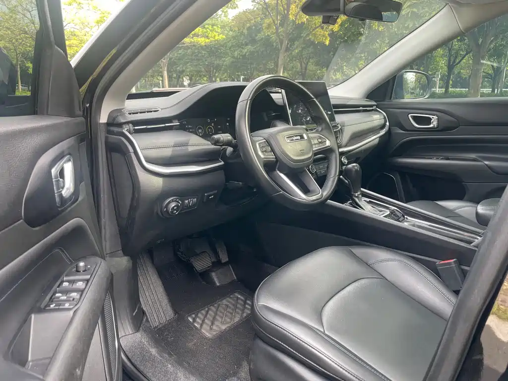 Jeep Compass 2022 — фото 13
