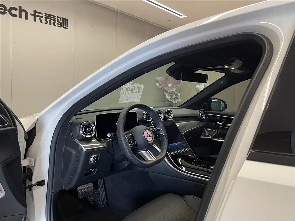 Mercedes-Benz C-Class 2023 — фото 23