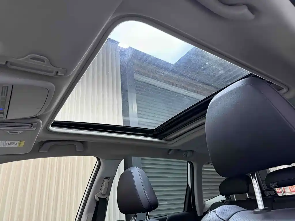 Subaru Forester 2023 — фото 12